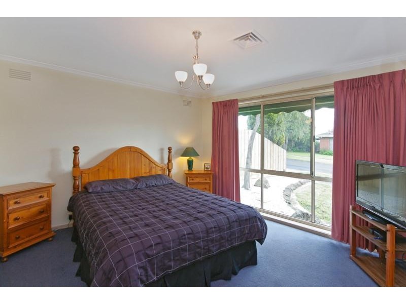 44 Darrambal Crescent, Leopold VIC 3224