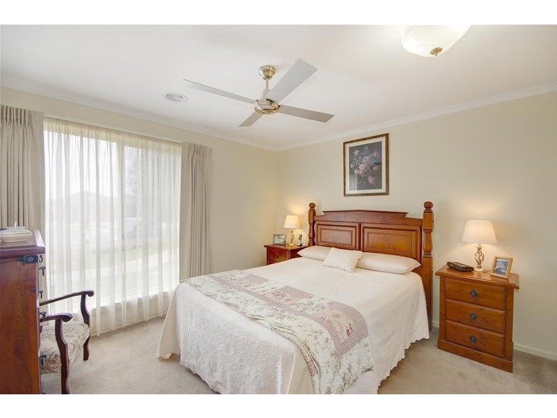 16 Silver Gull Court, Leopold VIC 3224