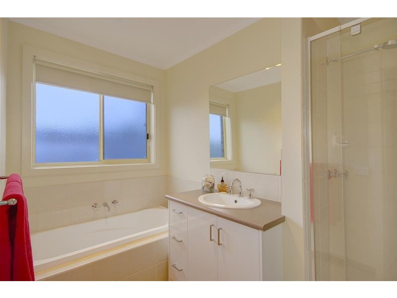 16 Silver Gull Court, Leopold VIC 3224