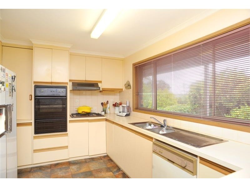 33 Cornthwaite Crescent, Leopold VIC 3224