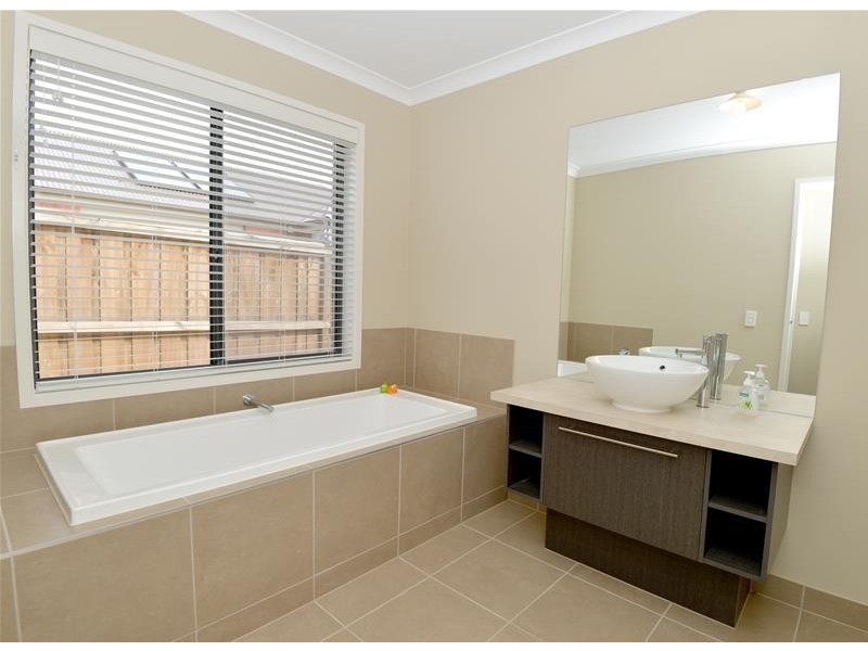 24 Hillclimb Drive, Leopold VIC 3224