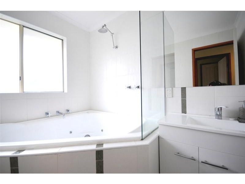 13 Heytesbury Drive, Leopold VIC 3224