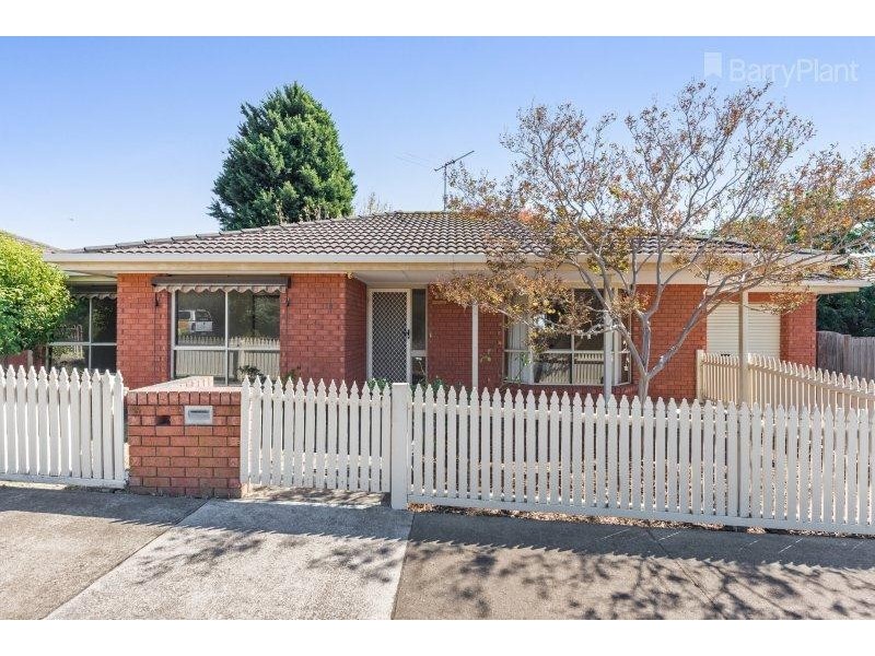 2/18 Donvale Drive (in Yarrayne St) Drive, Leopold VIC 3224