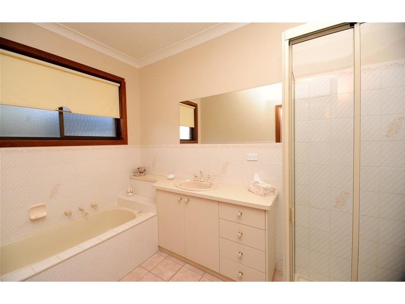 33 Viewbay Drive, Leopold VIC 3224