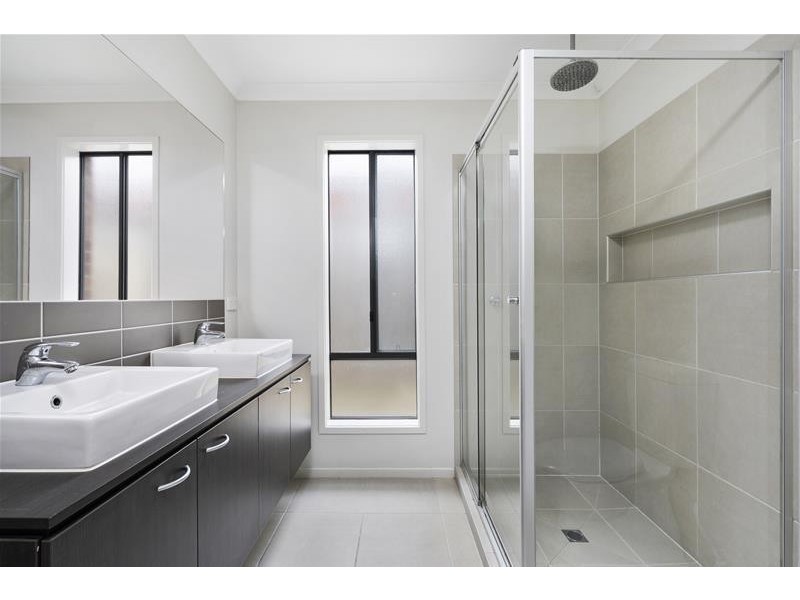 37 Estuary Boulevard, Leopold VIC 3224