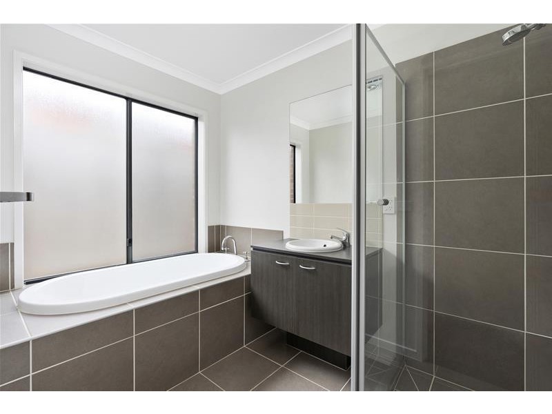 37 Estuary Boulevard, Leopold VIC 3224