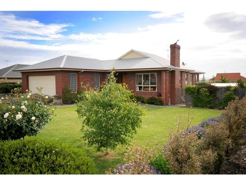 13 Balmoral Gardens, Leopold VIC 3224