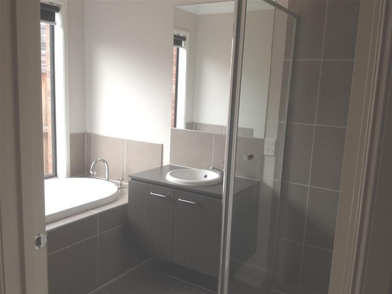 9 Tispa Drive, Leopold VIC 3224