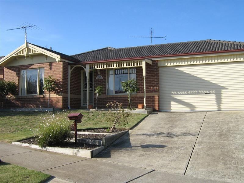 11 Burlington Crescent, Leopold VIC 3224