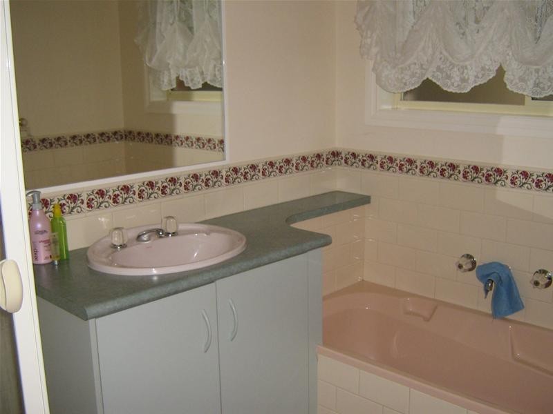 11 Burlington Crescent, Leopold VIC 3224