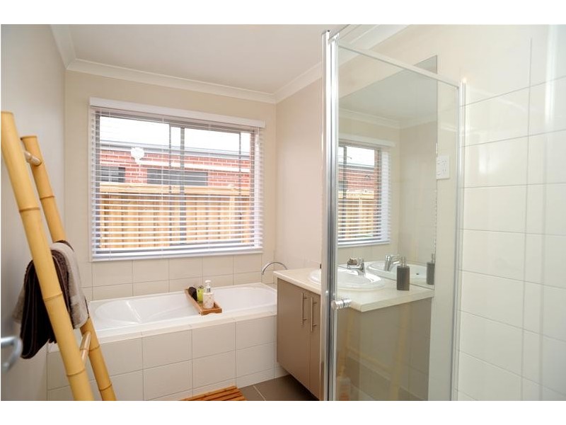 11 Ebbtide Drive, Leopold VIC 3224