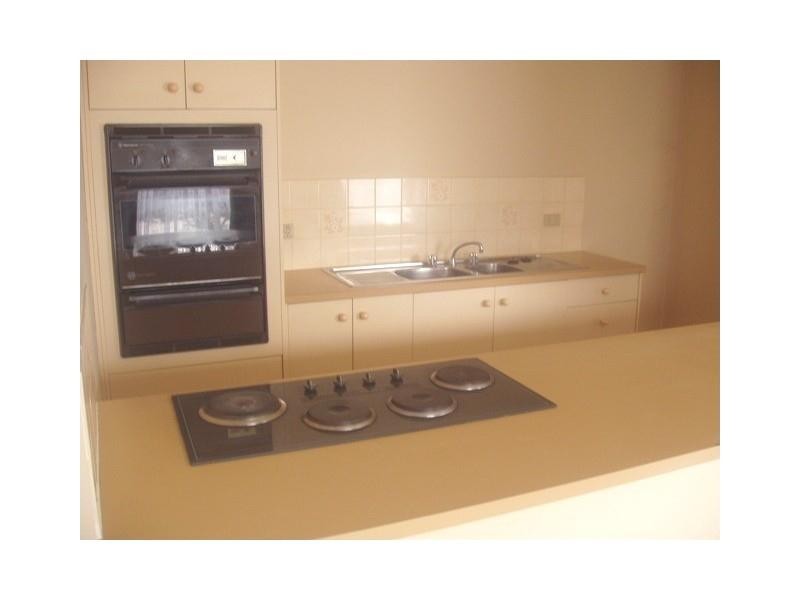 2,43-45 Tucker Street, Breakwater VIC 3219