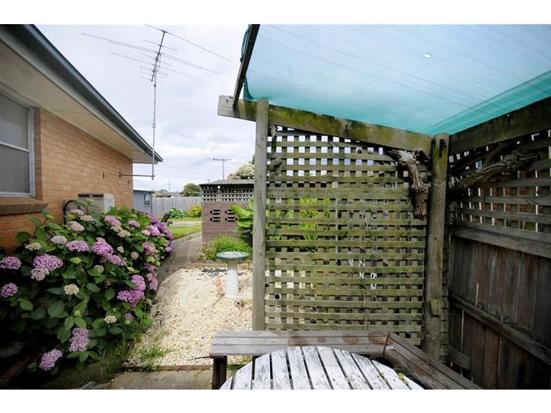 37 Mercury Crescent, Newcomb VIC 3219