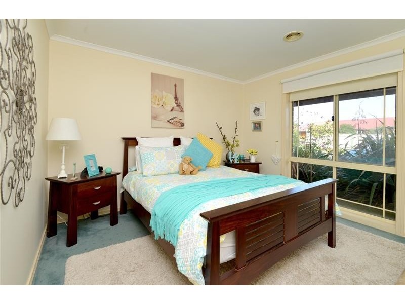 4 Emma Court, Leopold VIC 3224