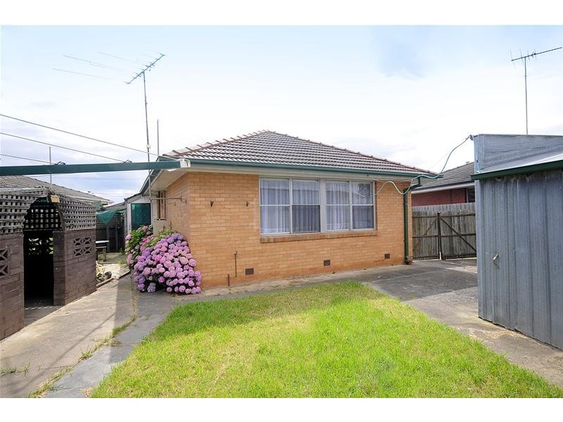 37 Mercury Crescent, Newcomb VIC 3219