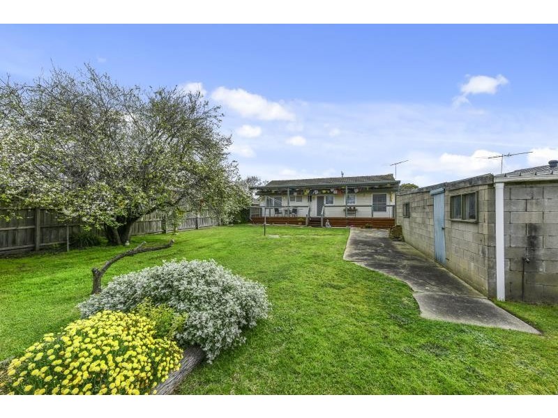 28 Simons Road, Leopold VIC 3224