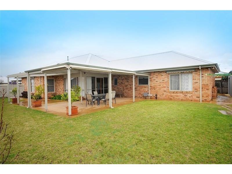 3 Darvel Court, Leopold VIC 3224