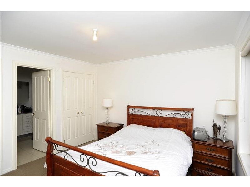 2/30 Trumper Crescent, Leopold VIC 3224