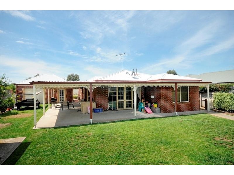 14 Canowindra Way, Leopold VIC 3224