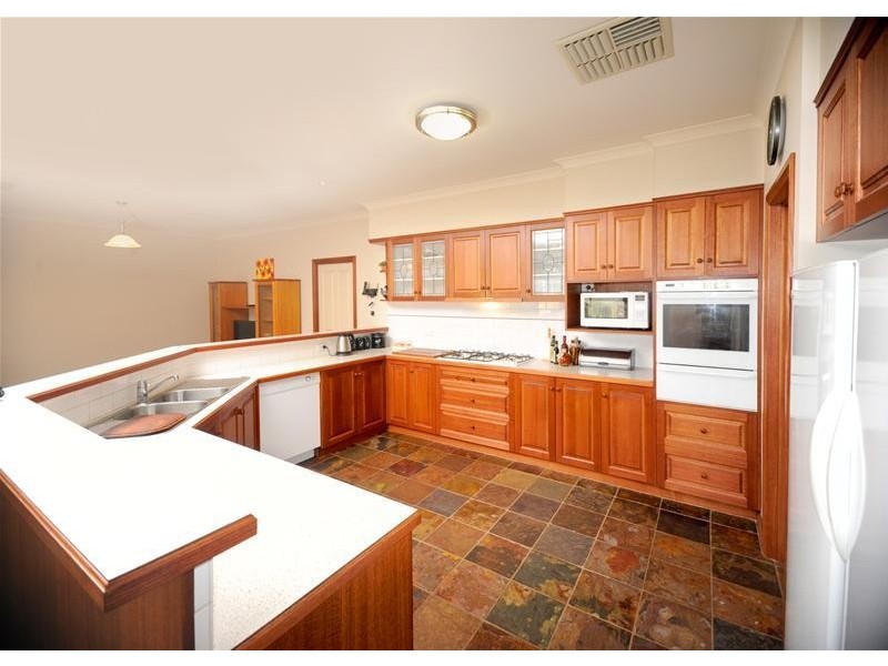 6 Willows Place, Leopold VIC 3224