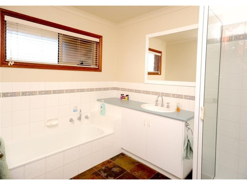 6 Willows Place, Leopold VIC 3224