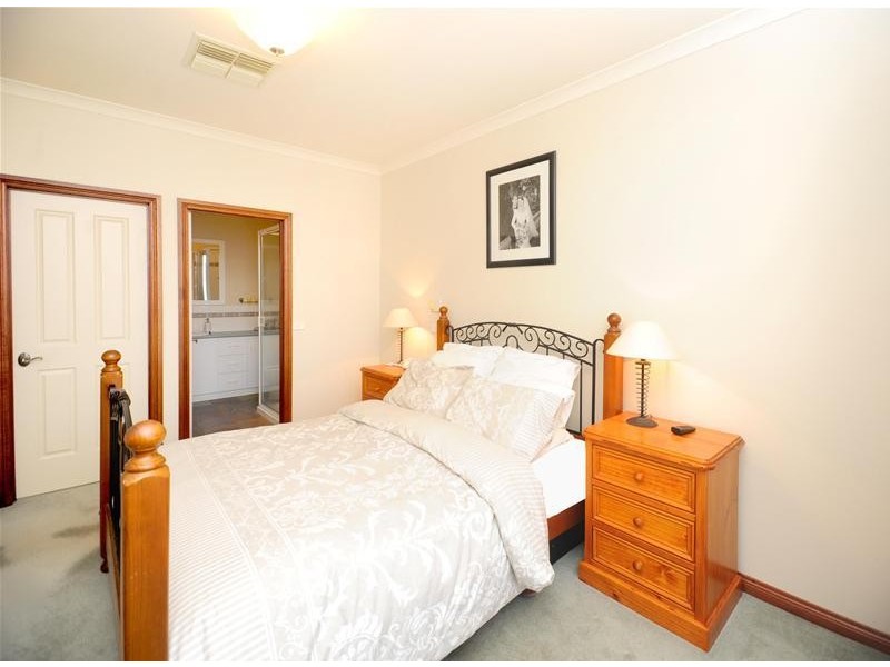 6 Willows Place, Leopold VIC 3224