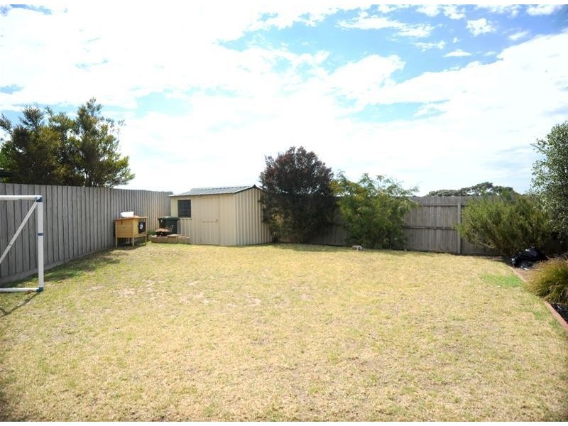 6 Willows Place, Leopold VIC 3224