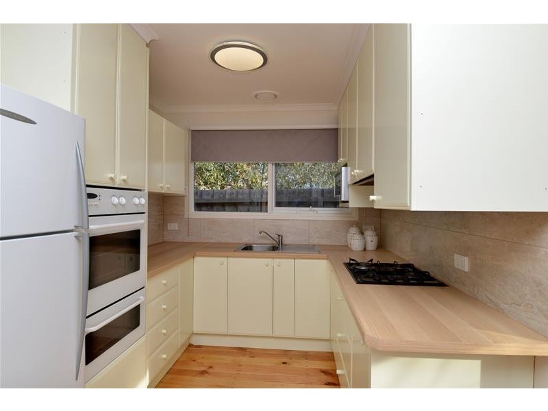 10 Helms Street, Newcomb VIC 3219