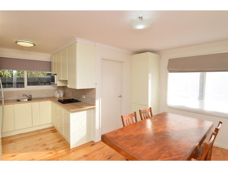 10 Helms Street, Newcomb VIC 3219