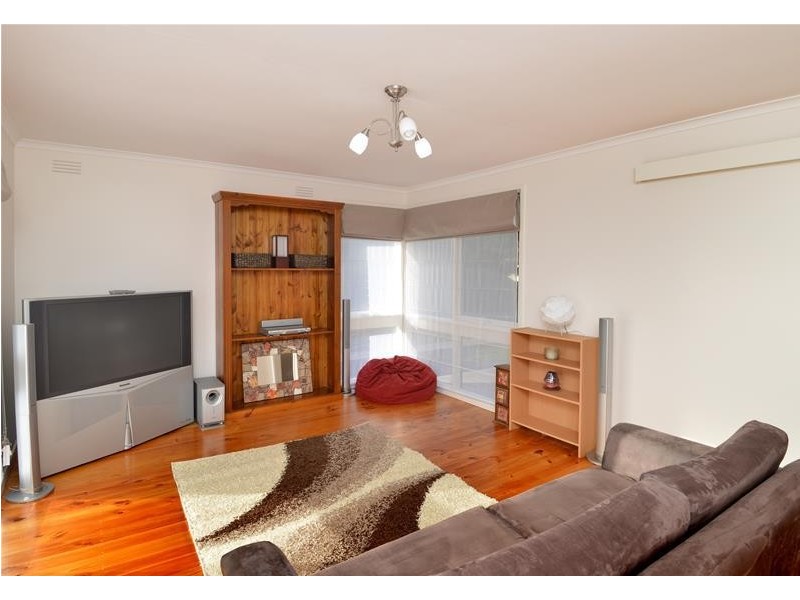 10 Helms Street, Newcomb VIC 3219