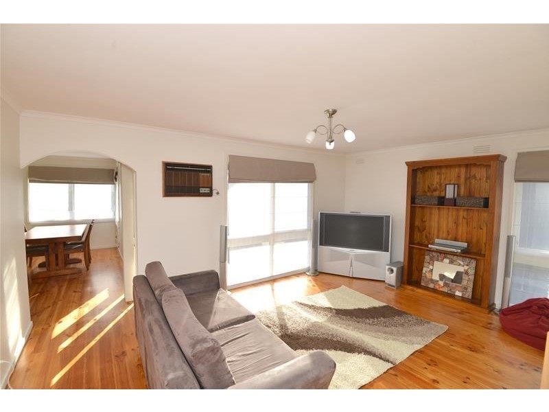 10 Helms Street, Newcomb VIC 3219