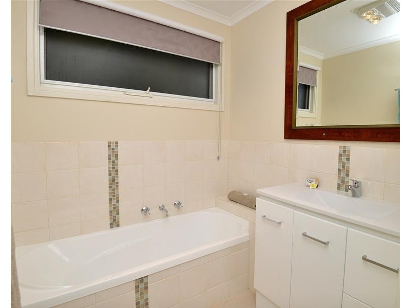 10 Helms Street, Newcomb VIC 3219