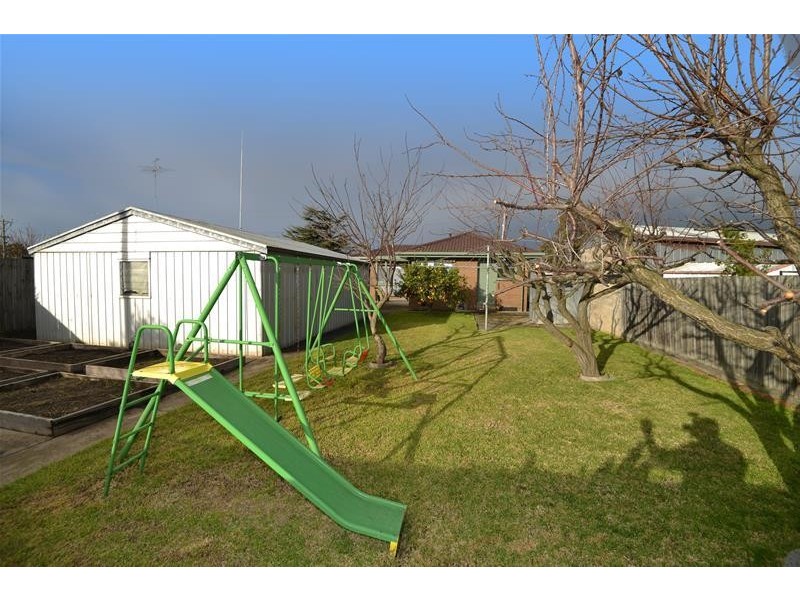 10 Helms Street, Newcomb VIC 3219