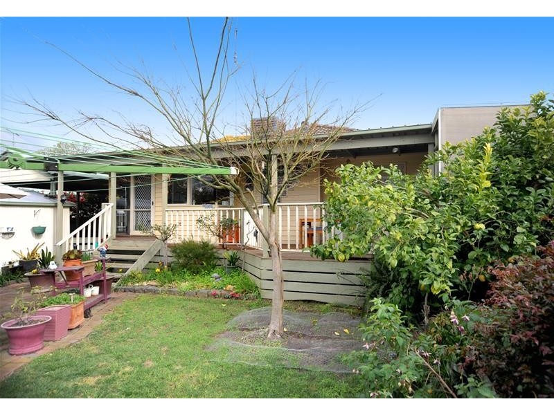 15 Anzac Avenue, Leopold VIC 3224