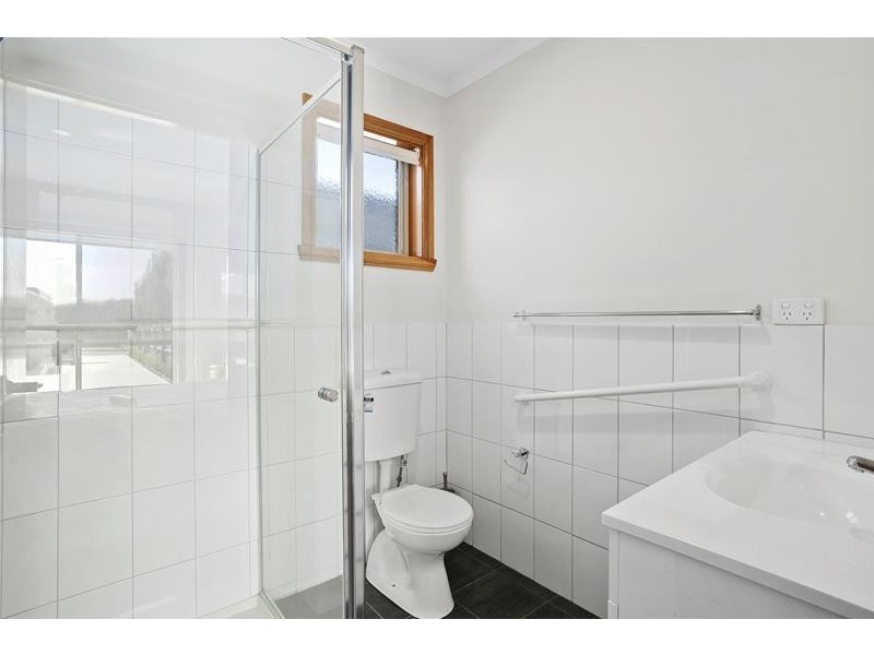 2/60 Warrawee Road, Leopold VIC 3224