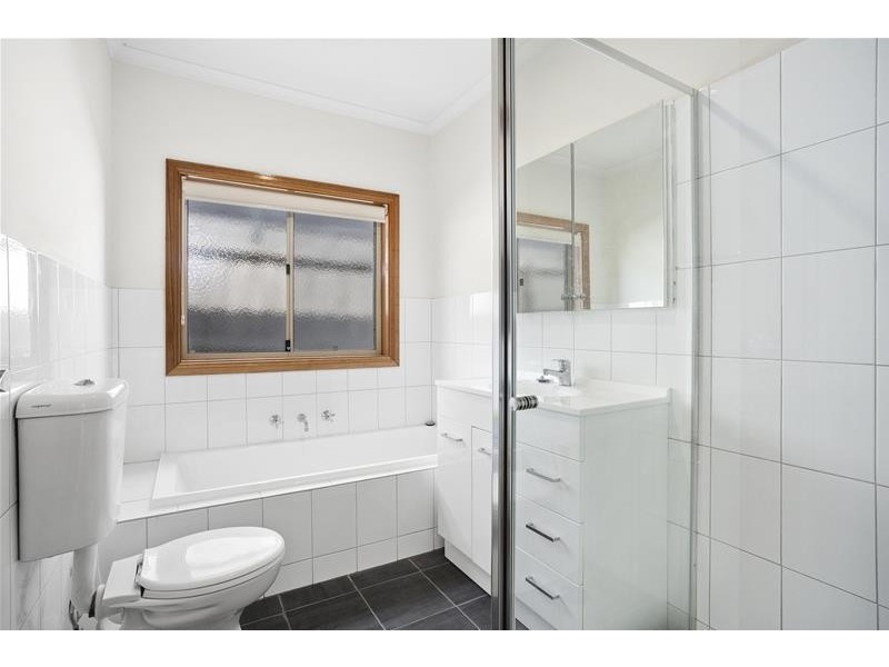 2/60 Warrawee Road, Leopold VIC 3224