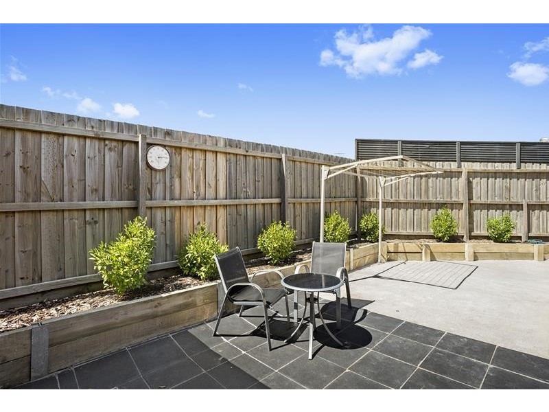 2/60 Warrawee Road, Leopold VIC 3224