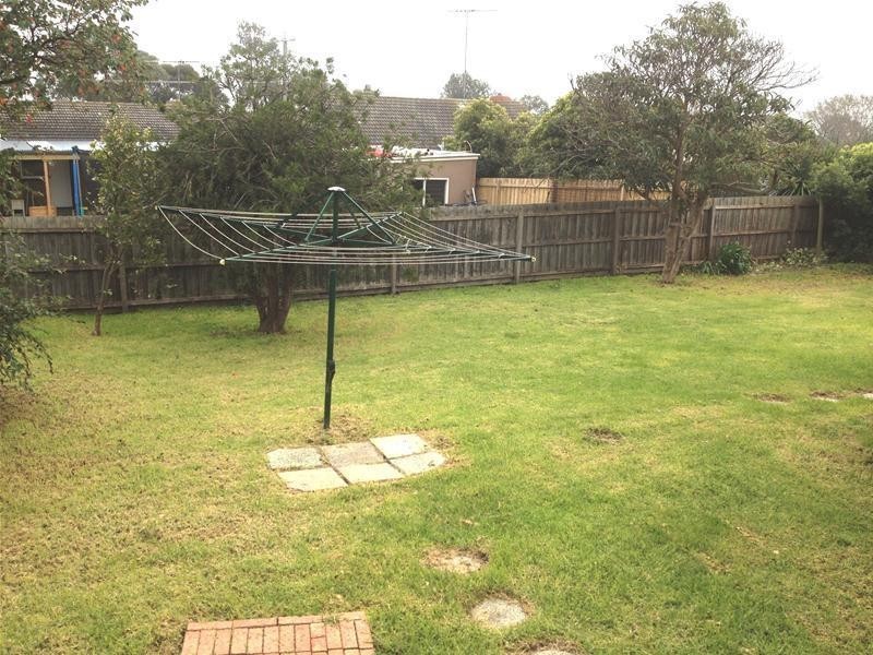 5 Gallois Gardens, Leopold VIC 3224