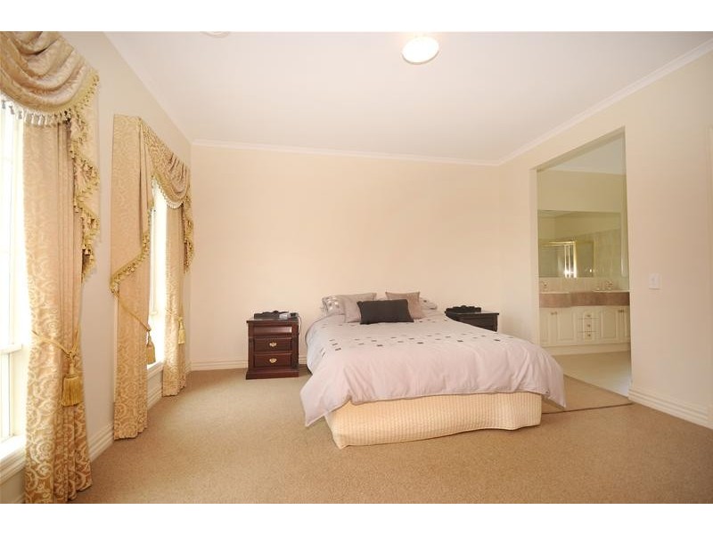 15 Heywood Court, Leopold VIC 3224