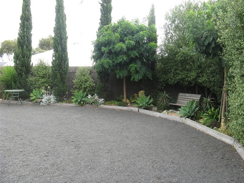 4 Baltic Place, Leopold VIC 3224