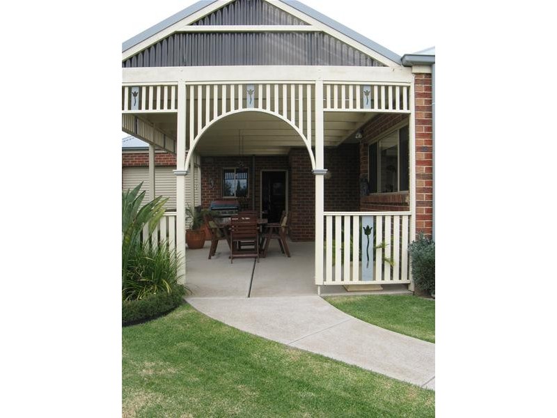 4 Baltic Place, Leopold VIC 3224