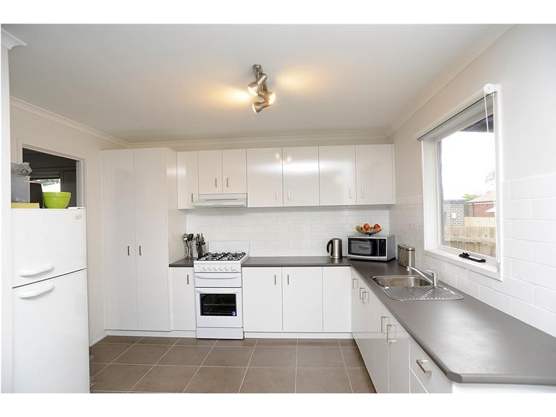 1/62 Burlington  Crescent, Leopold VIC 3224