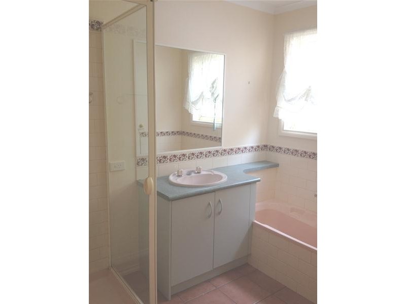 11 Burlington Crescent, Leopold VIC 3224