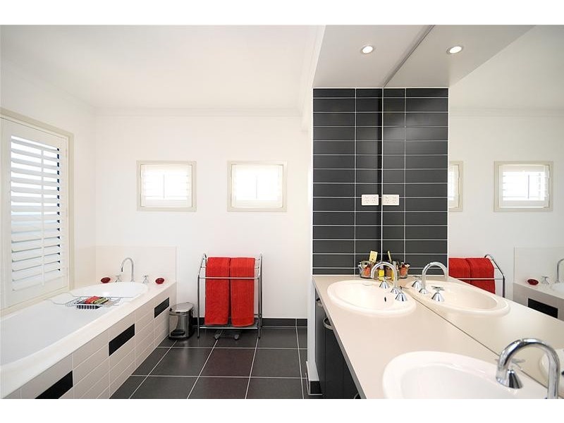 1 Baltic Place, Leopold VIC 3224