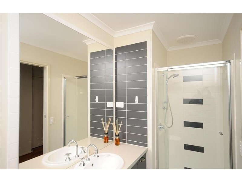 1 Baltic Place, Leopold VIC 3224