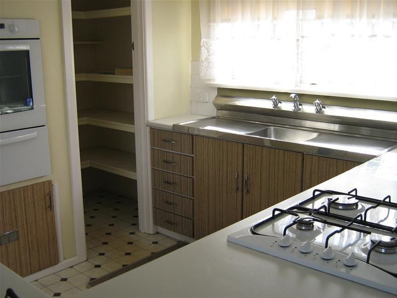 2 Rose Court, Newcomb VIC 3219