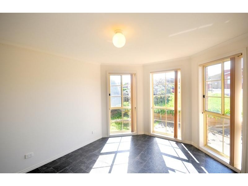 1/18 Ferguson Road, Leopold VIC 3224