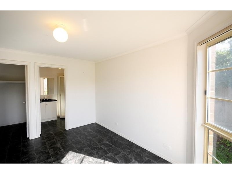 1/18 Ferguson Road, Leopold VIC 3224