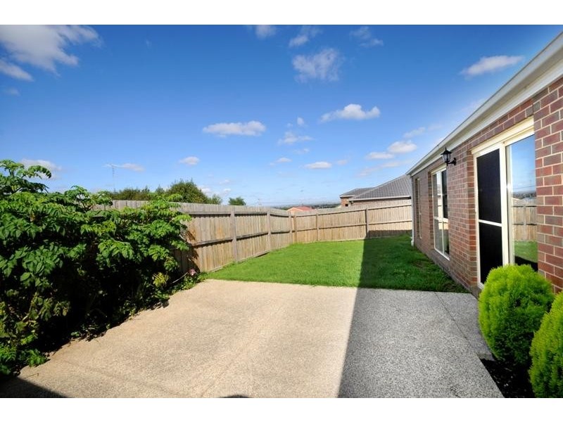 1/18 Ferguson Road, Leopold VIC 3224