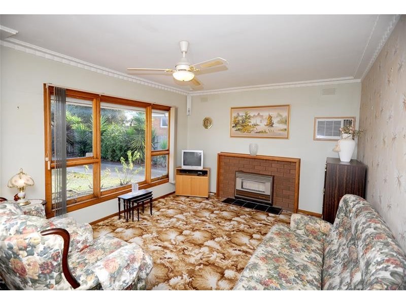 4 Harvey Avenue, Herne Hill VIC 3218